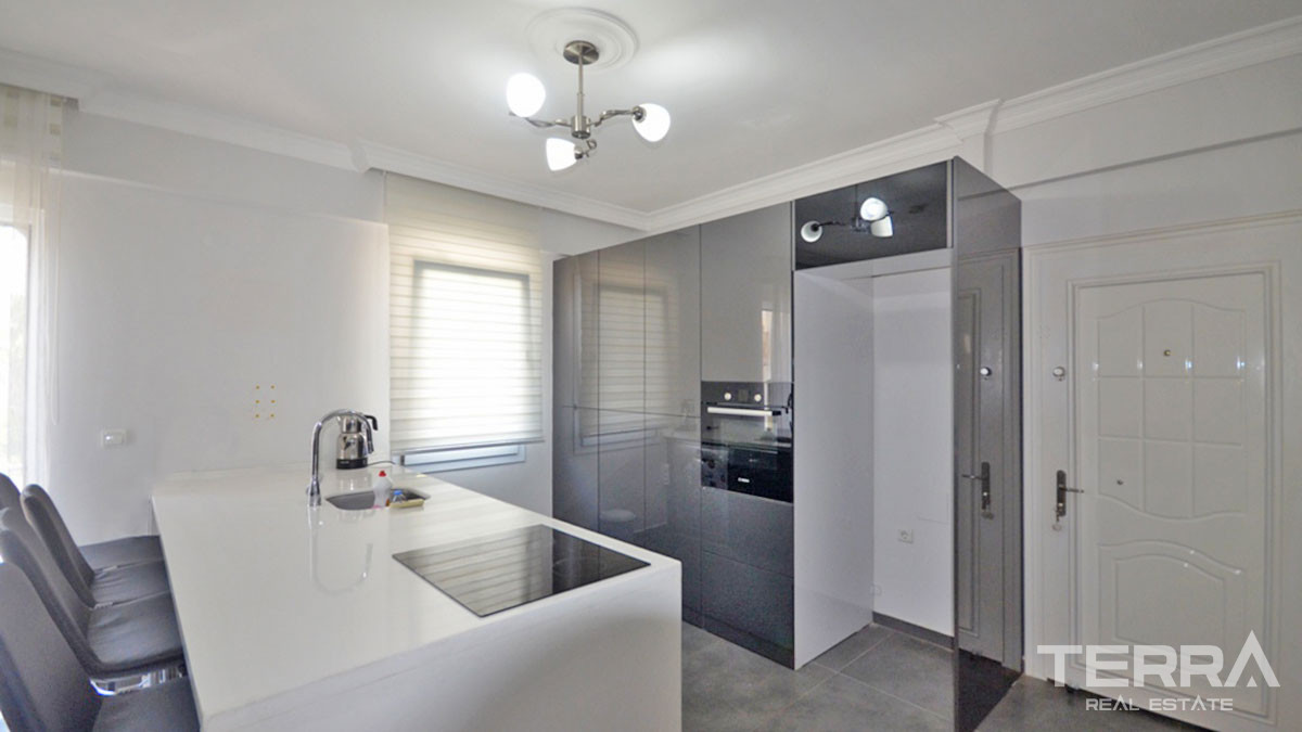 Resale Apartment with Shared Swimming Pool in Fethiye, Caliş - 55083