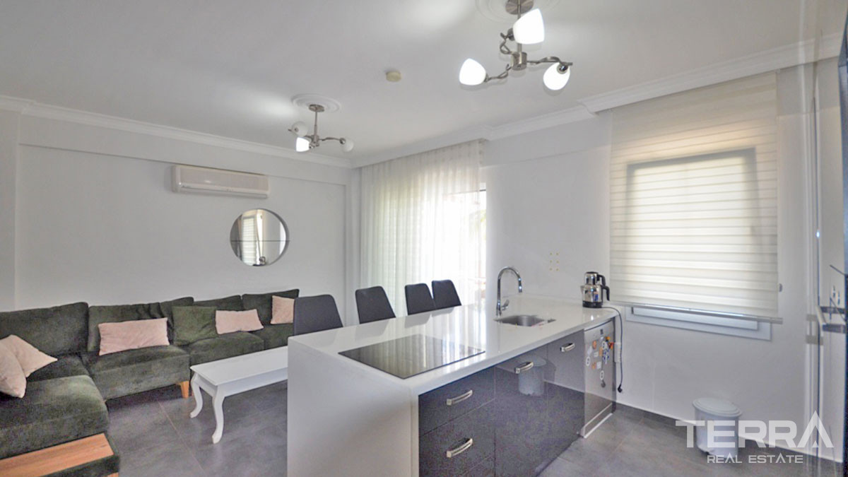 Resale Apartment with Shared Swimming Pool in Fethiye, Caliş - 55085
