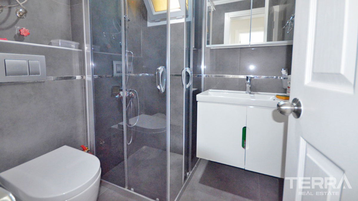 Resale Apartment with Shared Swimming Pool in Fethiye, Caliş - 55091