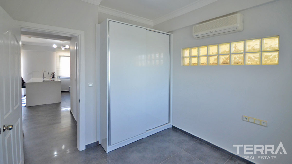 Resale Apartment with Shared Swimming Pool in Fethiye, Caliş - 55094