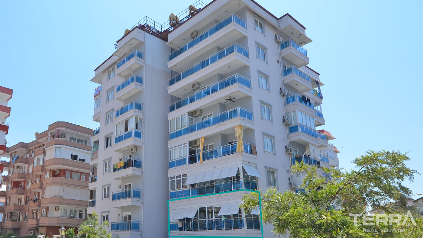 Bargain Apartment Only 500 m from the Beach in Alanya, Oba