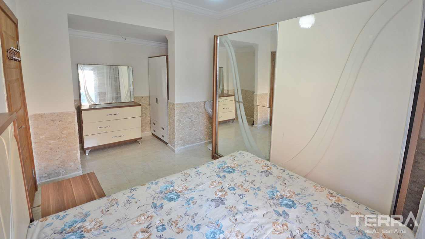 Bargain Apartment Only 500 m from the Beach in Alanya, Oba - 55176