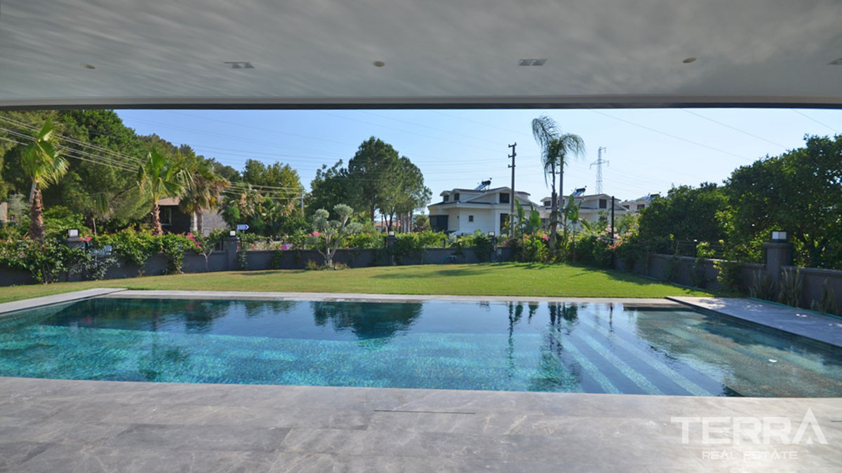 Luxury Villa with Stylish Swimming Pool in Fethiye, Göcek - 55275