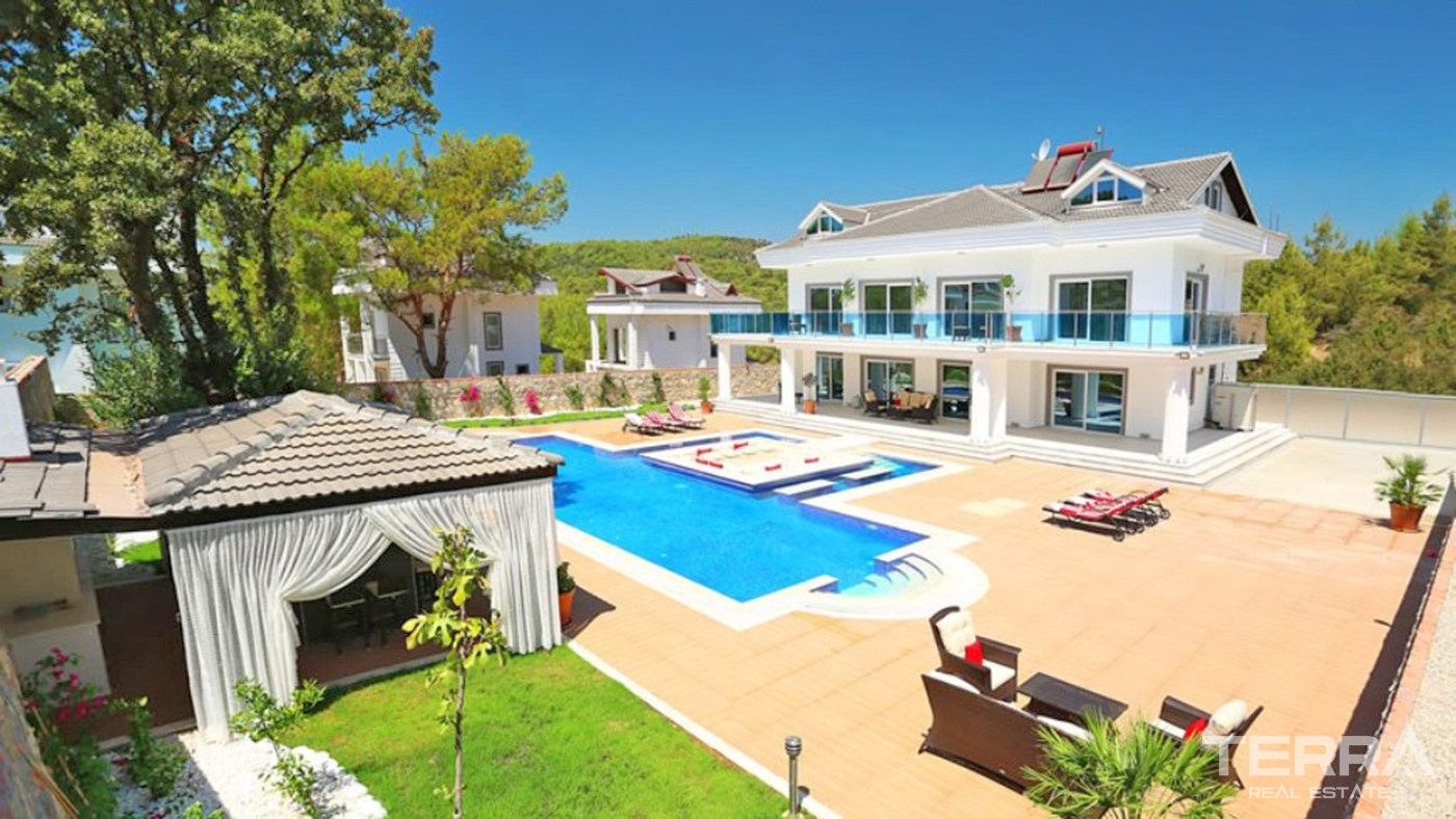 Luxury Villa in Fethiye with Private Swimming Pool and Large Garden - 55722