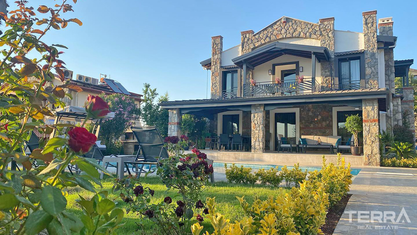 Resale Villa with Large Swimming Pool and Mountain View in Fethiye - 55781