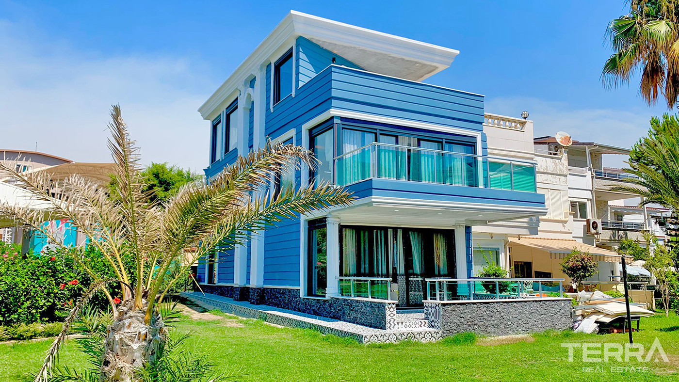 Alanya Konaklı'da Denize Sıfır Tamamen Yenilenmiş Villa - 55889