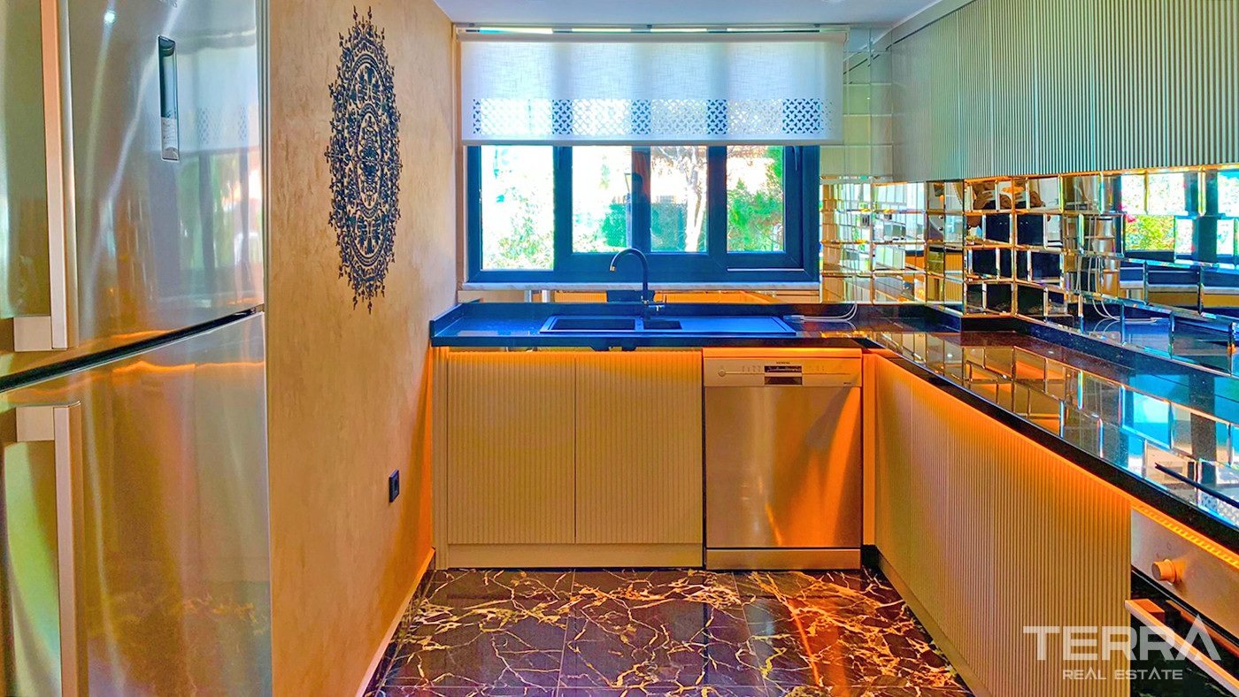 Alanya Konaklı'da Denize Sıfır Tamamen Yenilenmiş Villa - 55893