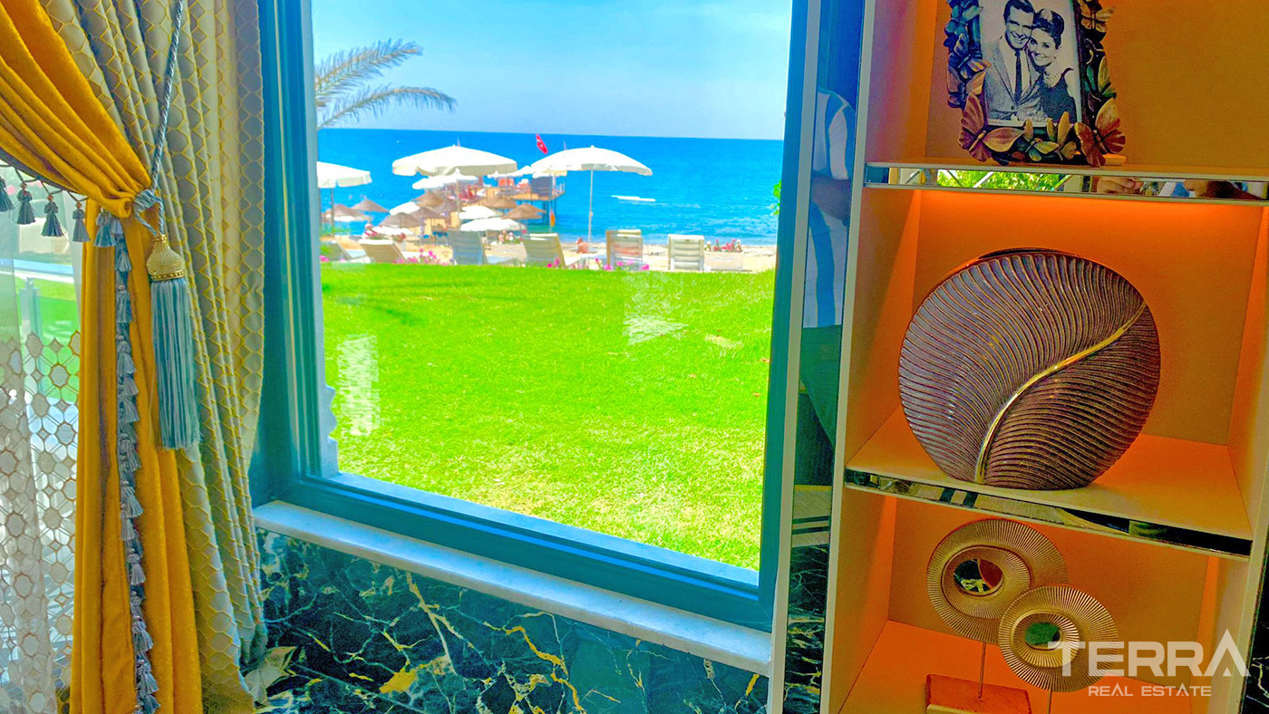 Alanya Konaklı'da Denize Sıfır Tamamen Yenilenmiş Villa - 55907
