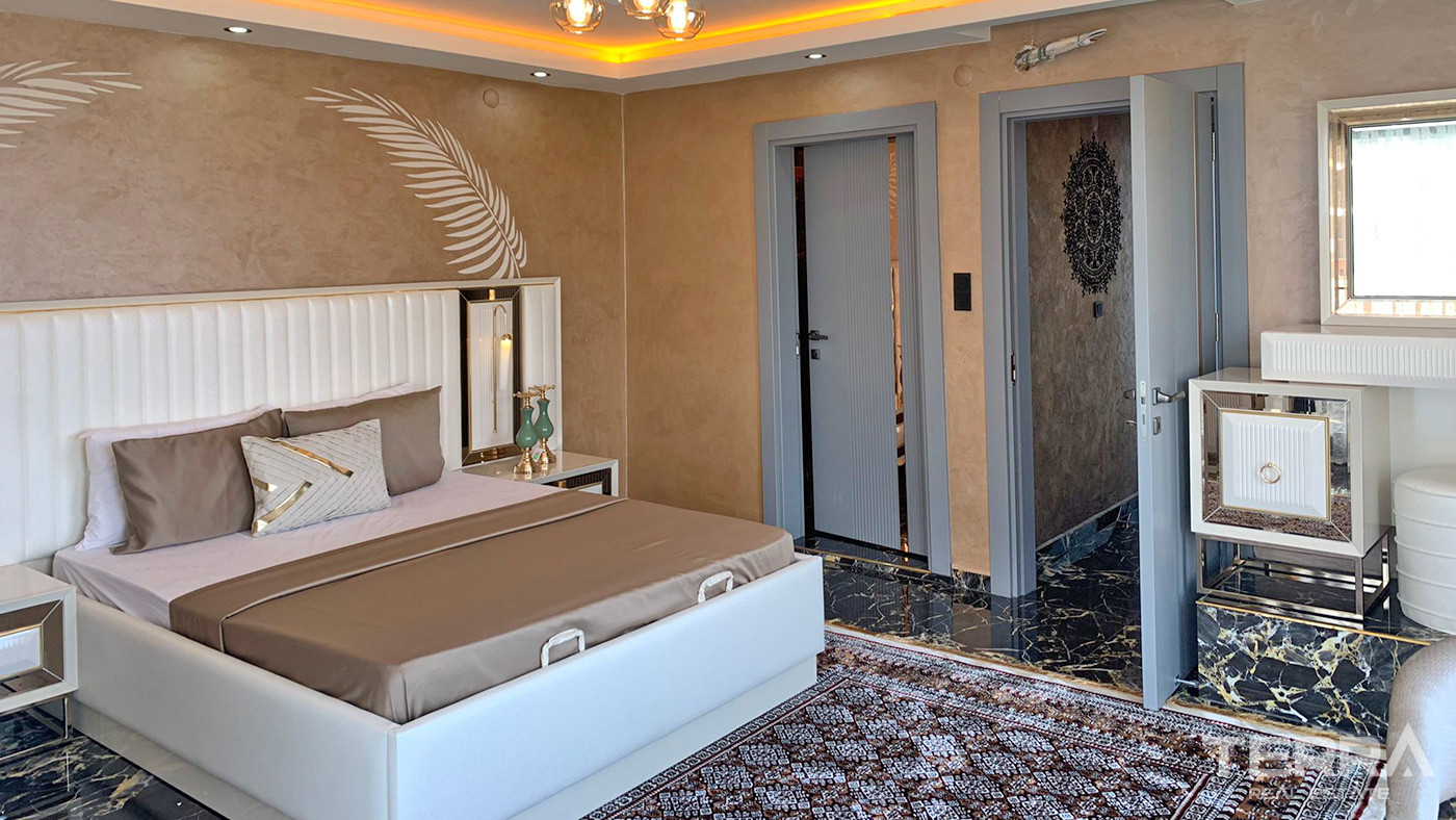 Alanya Konaklı'da Denize Sıfır Tamamen Yenilenmiş Villa - 55916