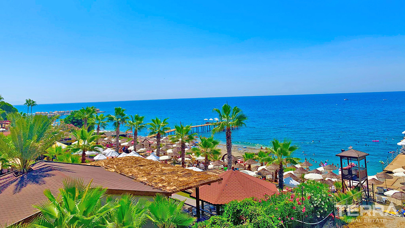 Alanya Konaklı'da Denize Sıfır Tamamen Yenilenmiş Villa - 55919