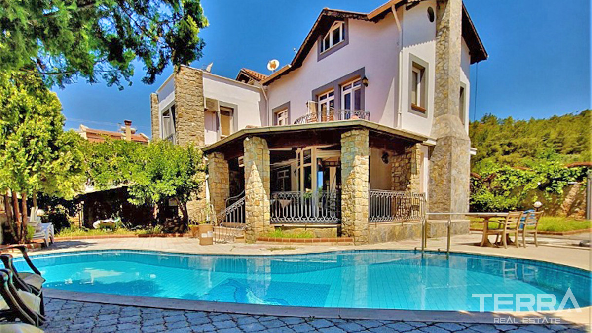 Resale Villa with Swimming Pool and Furniture in Fethiye, Çalış