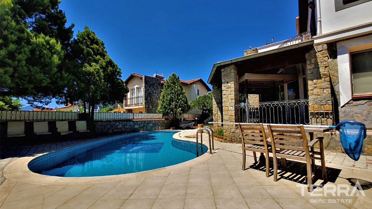 Resale Villa with Swimming Pool and Furniture in Fethiye, Çalış - 55936