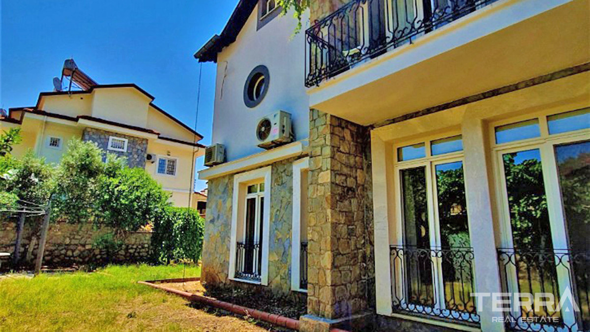 Resale Villa with Swimming Pool and Furniture in Fethiye, Çalış - 55938