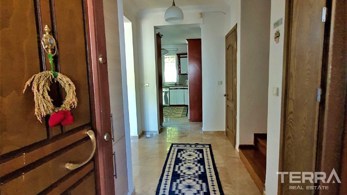 Resale Villa with Swimming Pool and Furniture in Fethiye, Çalış - 55942