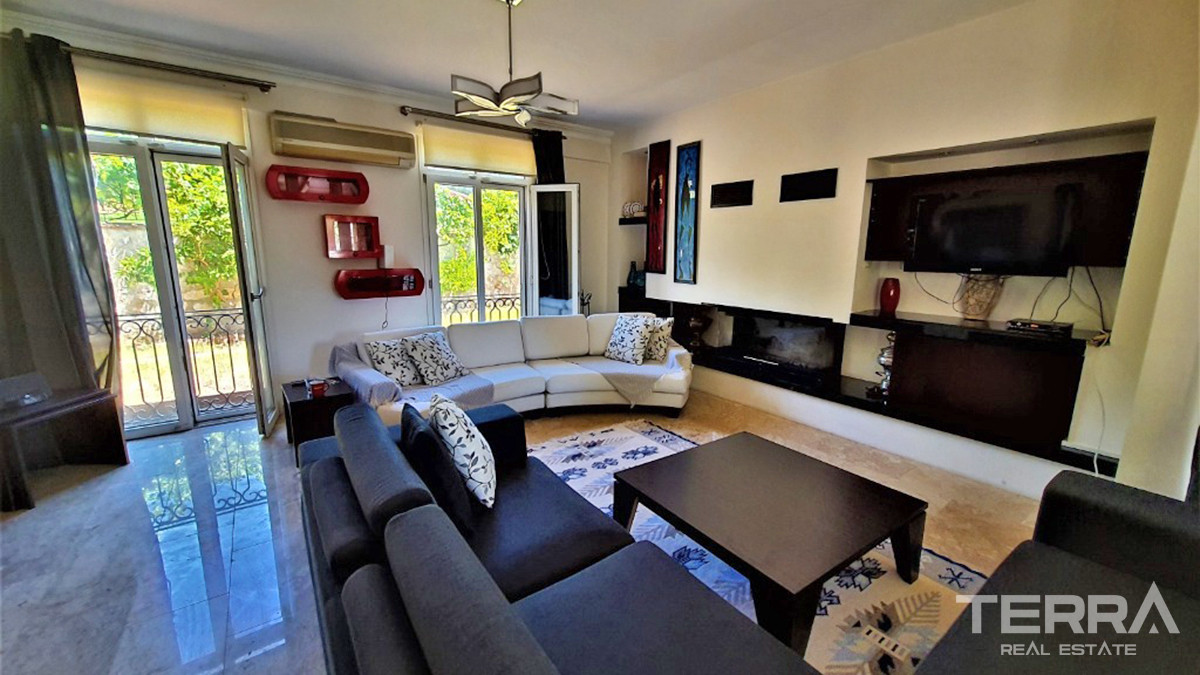 Resale Villa with Swimming Pool and Furniture in Fethiye, Çalış - 55948