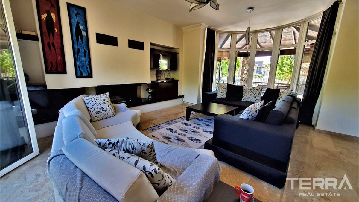 Resale Villa with Swimming Pool and Furniture in Fethiye, Çalış - 55950