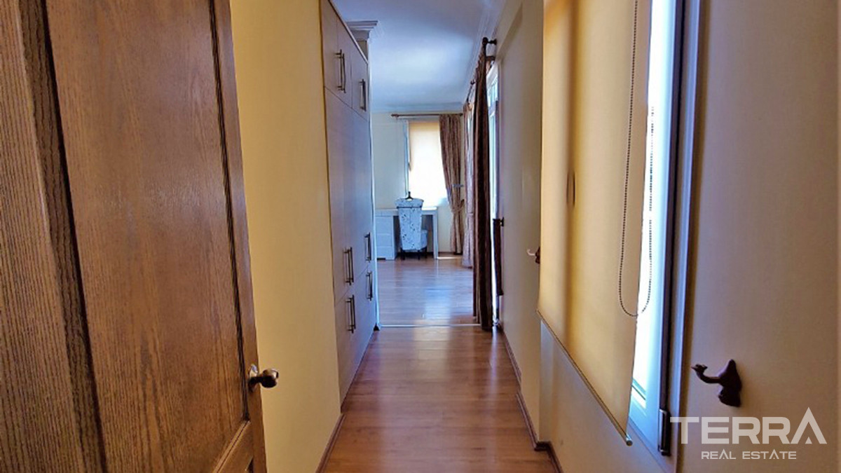Resale Villa with Swimming Pool and Furniture in Fethiye, Çalış - 55952