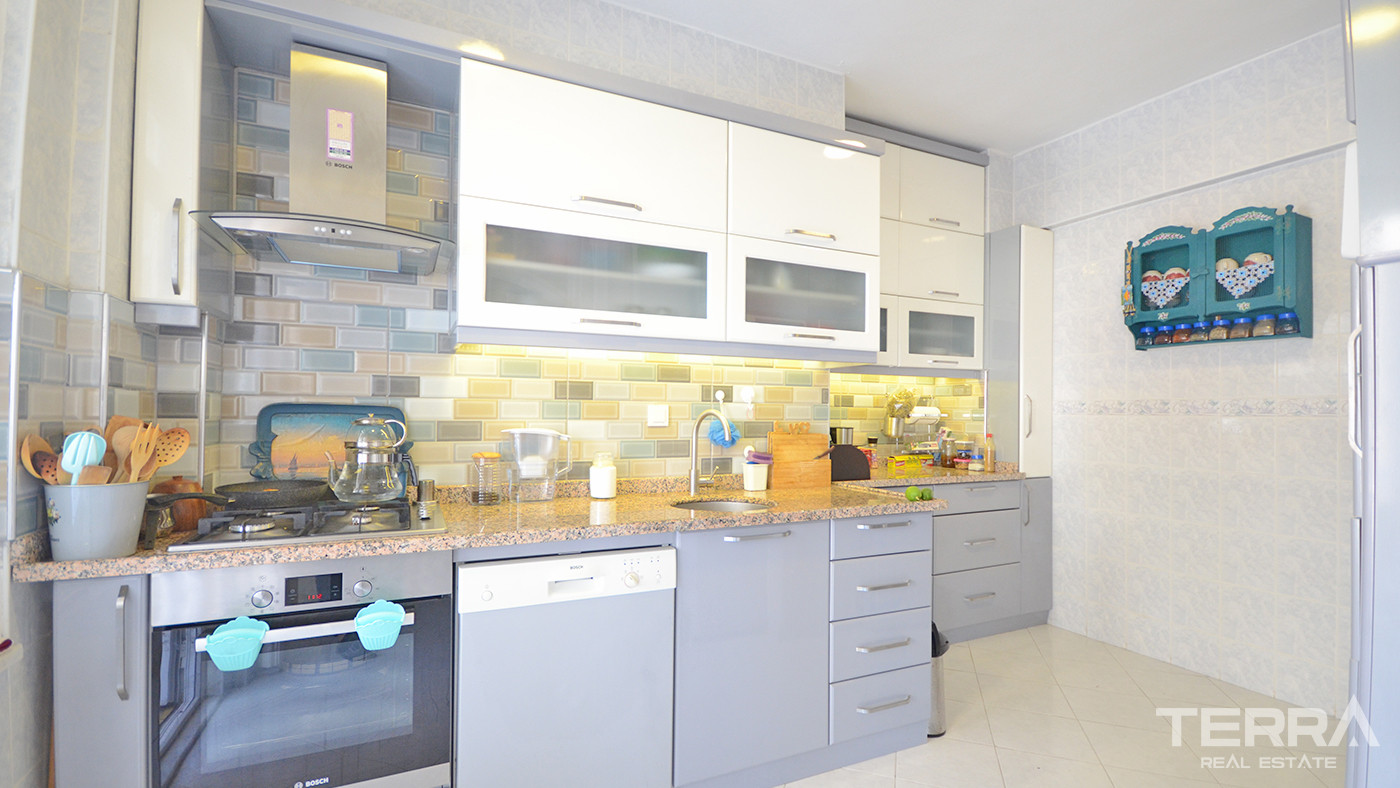 2-Bedroom Apartment with Sea View in Mahmutlar, Alanya - 56021