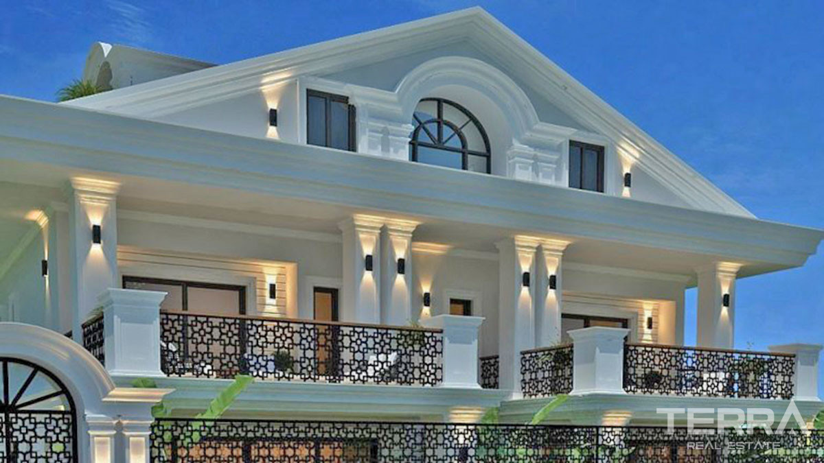 Luxury Villas in Fethiye Town with a Large Pool Close to the Sea - 57513