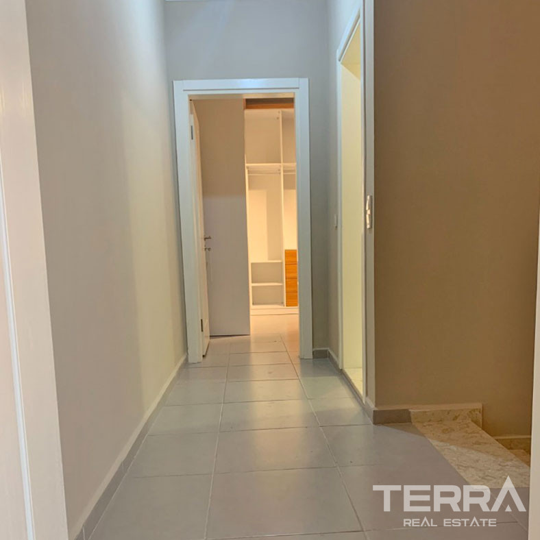 Furnished Resale Penthouse Apartment 150 m from the Sea in Fethiye - 57543