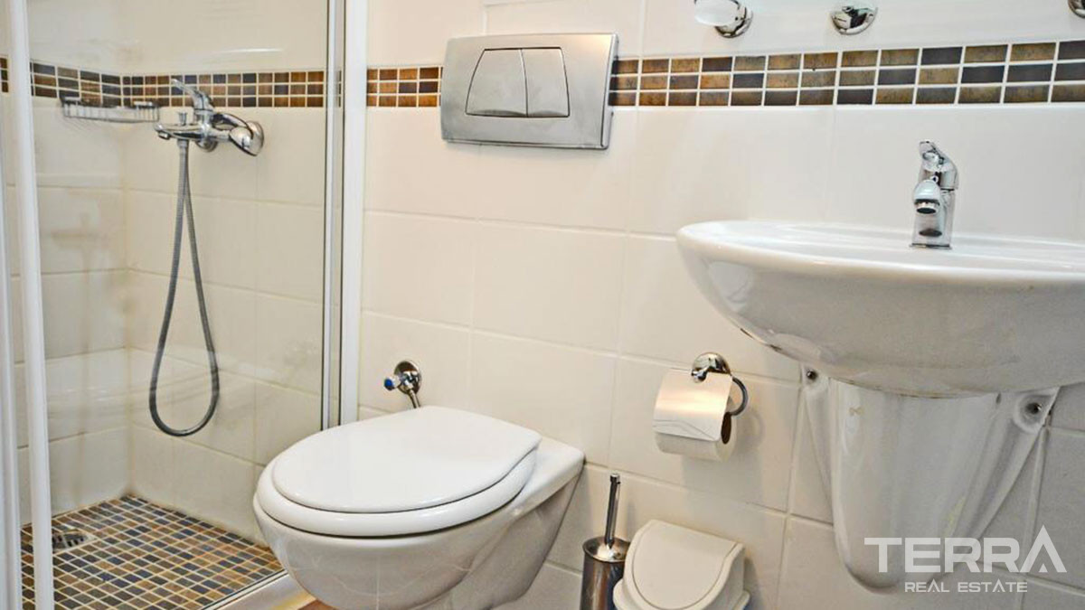 Resale Seafront Apartment in Fethiye, Çalış with Shared Swimming Pool - 57554