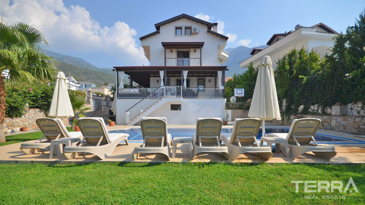 Resale Villa with Large Garden and Swimming Pool in Fethiye Ovacık - 57881