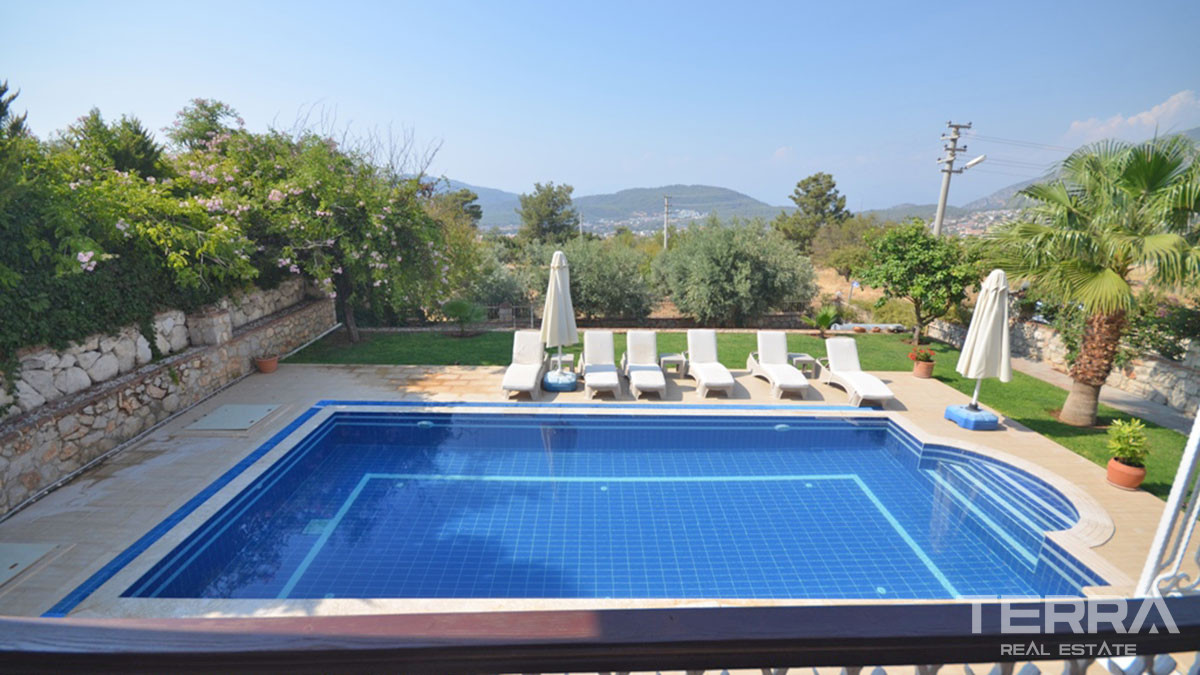Resale Villa with Large Garden and Swimming Pool in Fethiye Ovacık - 57887
