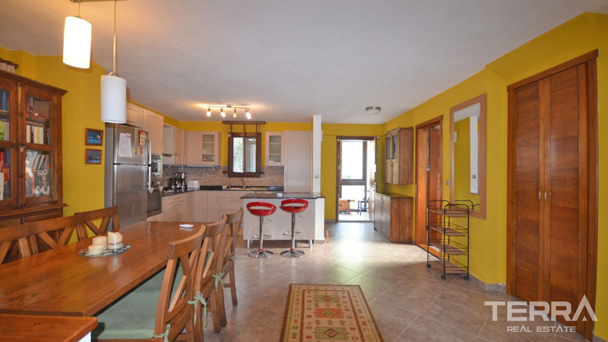 Resale Villa with Large Garden and Swimming Pool in Fethiye Ovacık - 57892