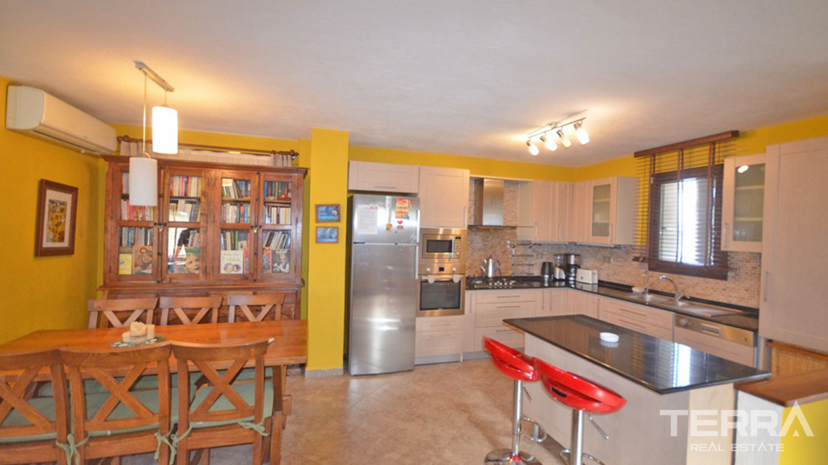 Resale Villa with Large Garden and Swimming Pool in Fethiye Ovacık - 57895