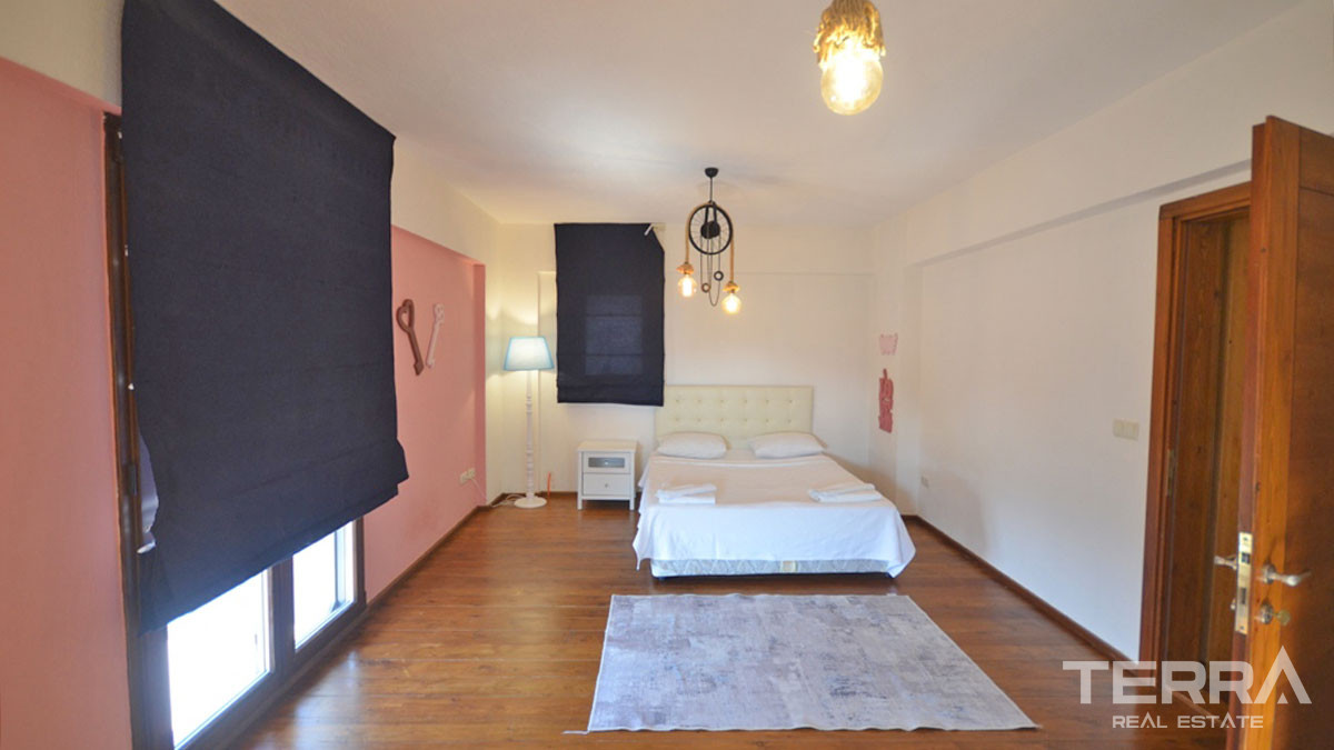 Resale Villa with Large Garden and Swimming Pool in Fethiye Ovacık - 57907