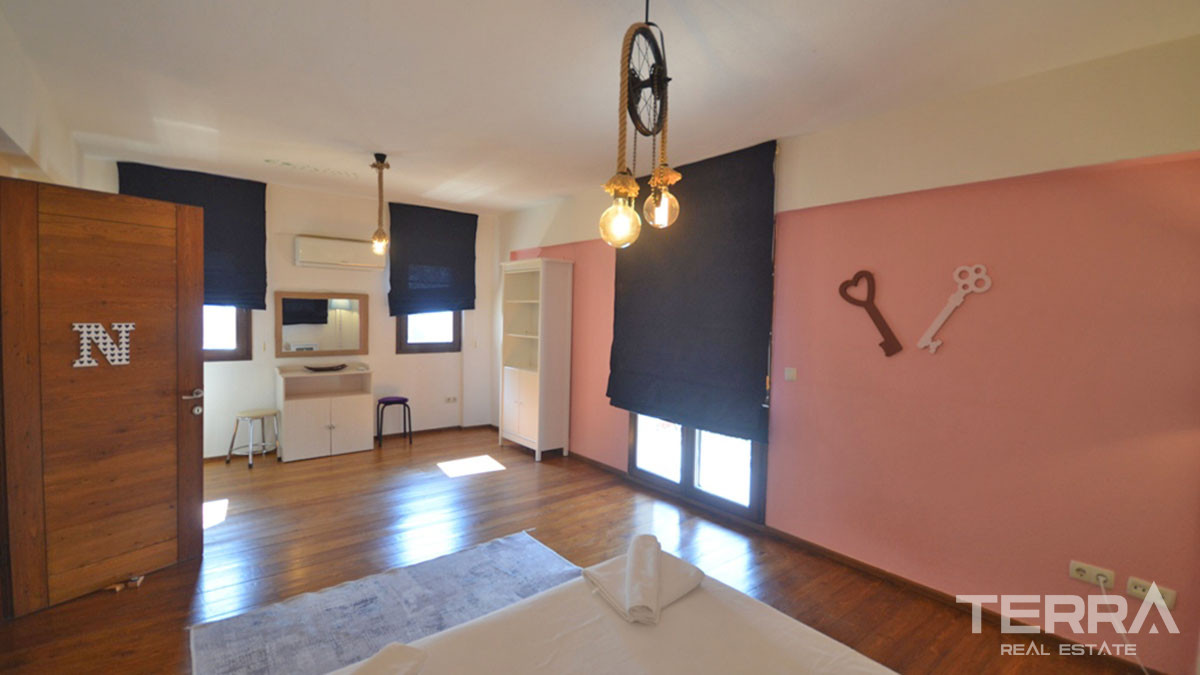 Resale Villa with Large Garden and Swimming Pool in Fethiye Ovacık - 57908