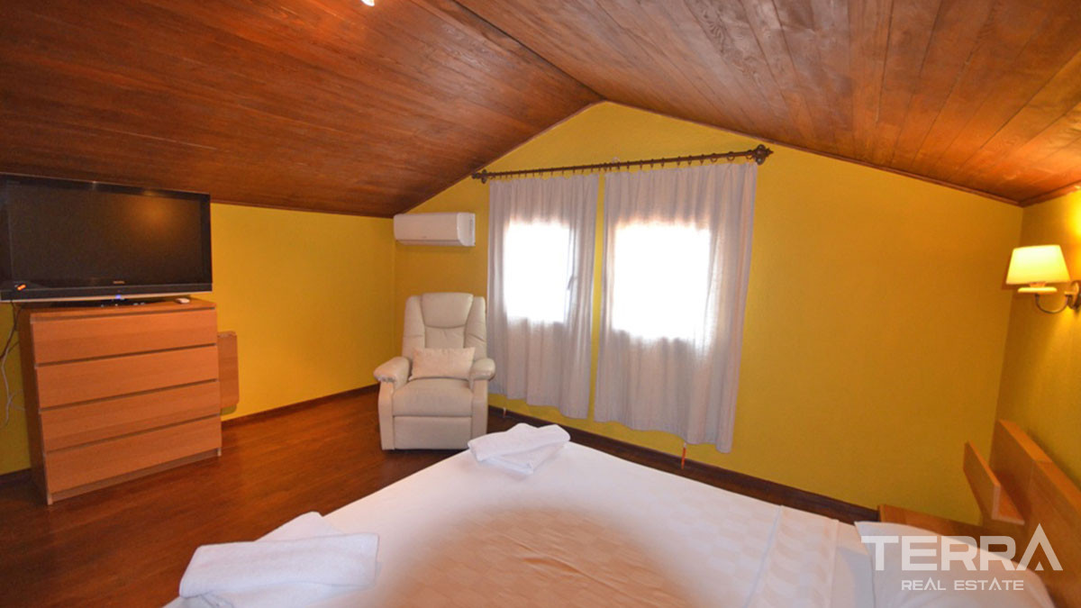 Resale Villa with Large Garden and Swimming Pool in Fethiye Ovacık - 57910