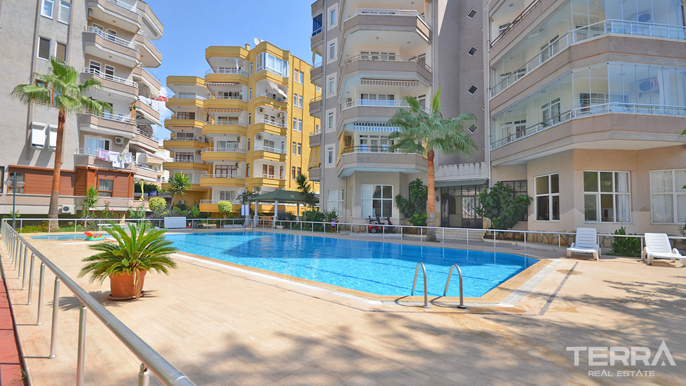 Sea View Apartment with Shared Pool Close to Beach in Alanya Mahmutlar