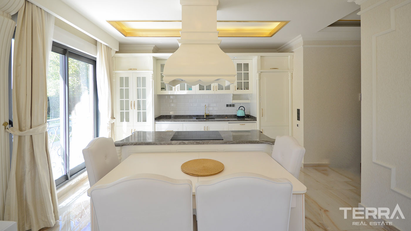 Resale Apartment in Alanya Center Only 100 m from the Beach - 58468