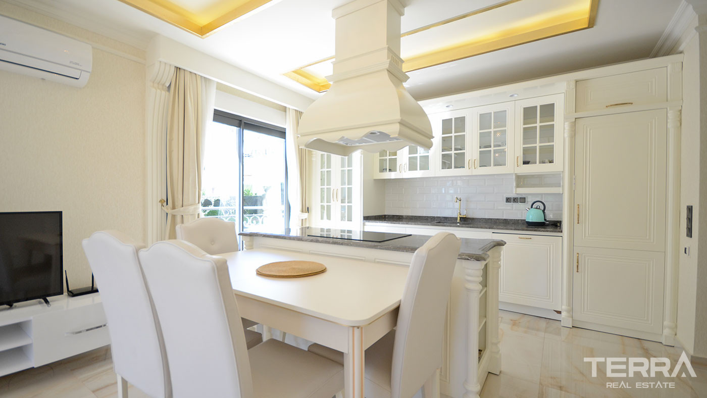 Resale Apartment in Alanya Center Only 100 m from the Beach - 58471
