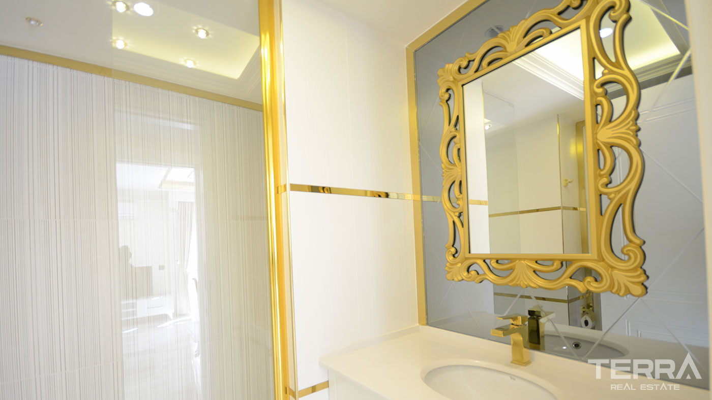 Resale Apartment in Alanya Center Only 100 m from the Beach - 58472