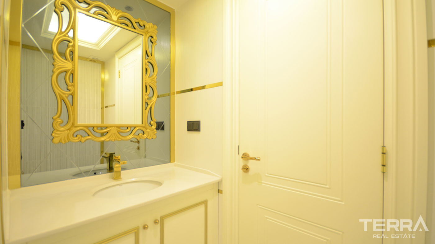 Resale Apartment in Alanya Center Only 100 m from the Beach - 58473