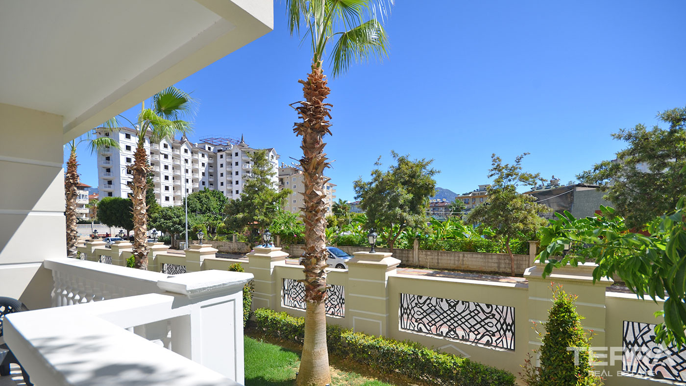 Resale Apartment in Alanya Center Only 100 m from the Beach - 58479