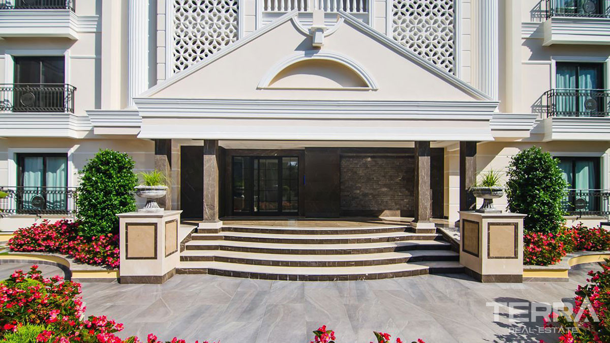 Resale Apartment in Alanya Center Only 100 m from the Beach - 58506