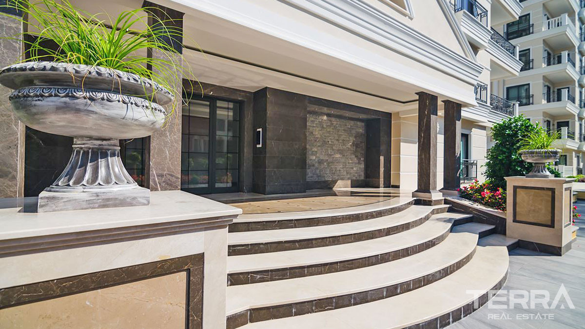 Resale Apartment in Alanya Center Only 100 m from the Beach - 58507