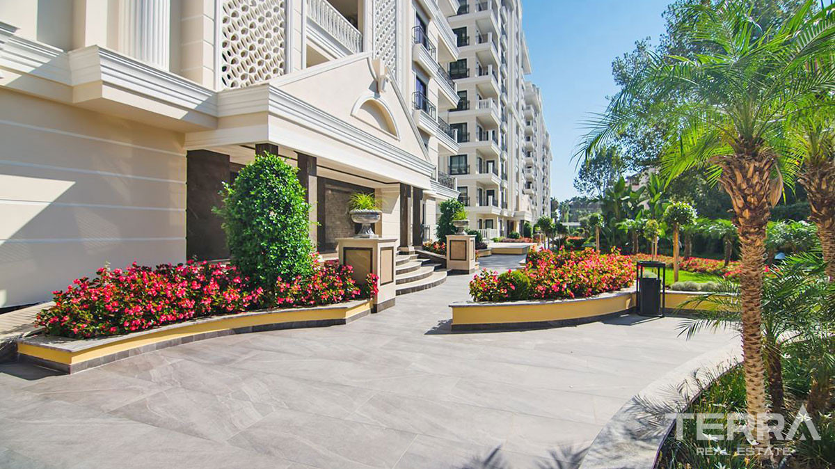 Resale Apartment in Alanya Center Only 100 m from the Beach - 58508