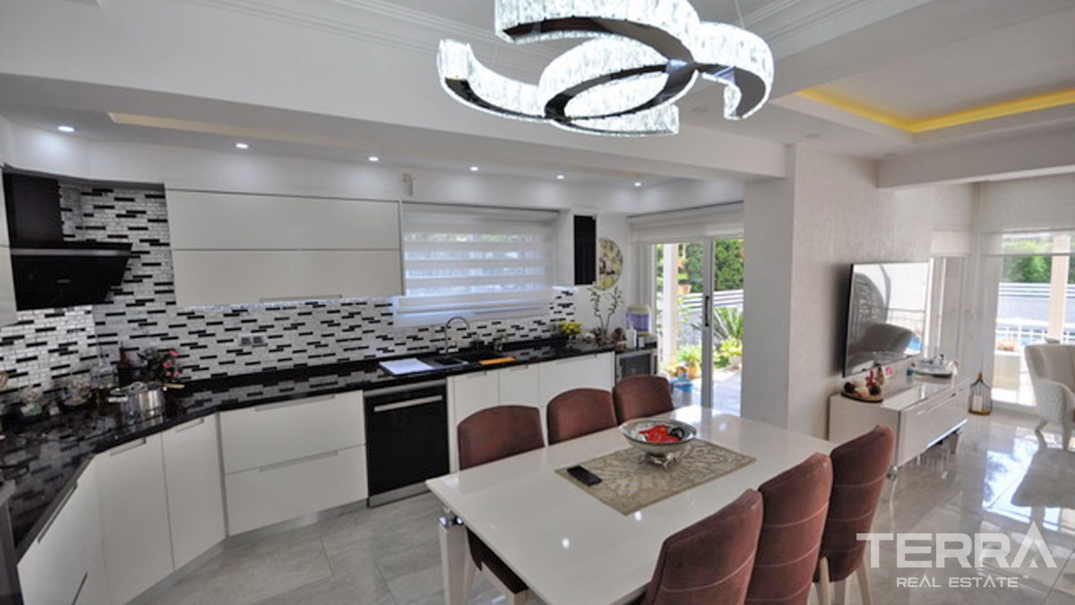 Fethiye Çalış'ta Özel Bahçeli ve Havuzlu Lüks Villa - 58759