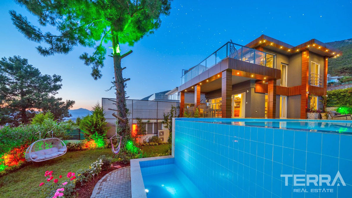 Furnished Luxury Villa with Large Garden and a Pool in Fethiye Ovacık - 59039