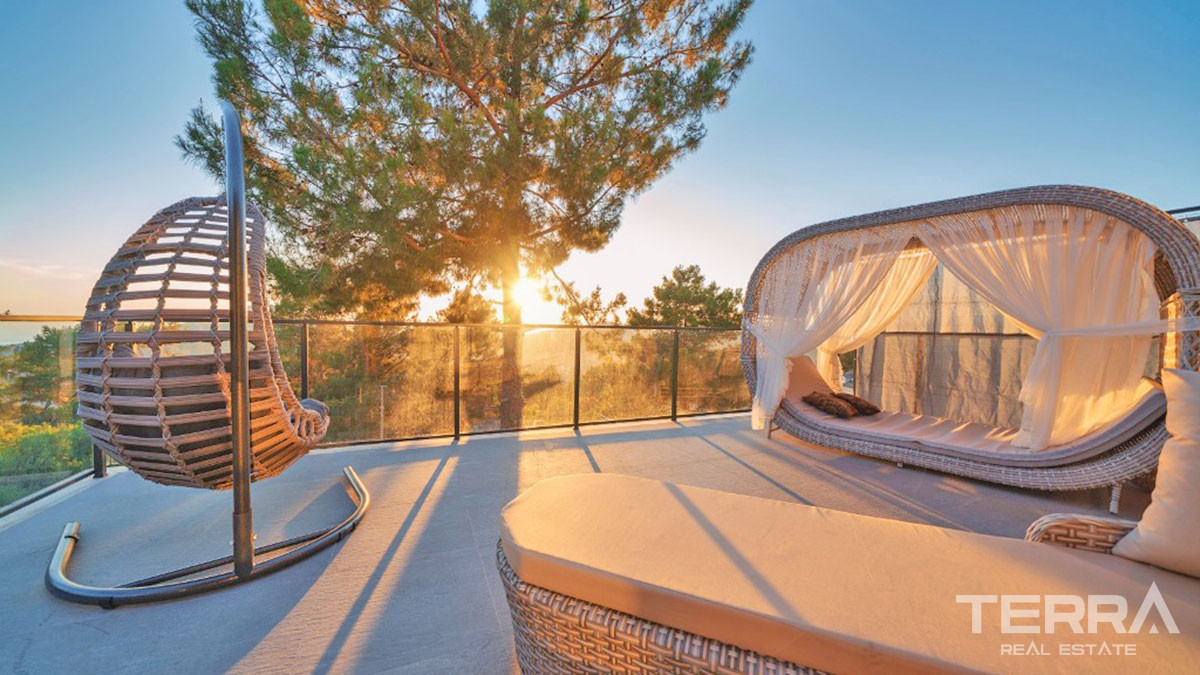 Furnished Luxury Villa with Large Garden and a Pool in Fethiye Ovacık - 59042