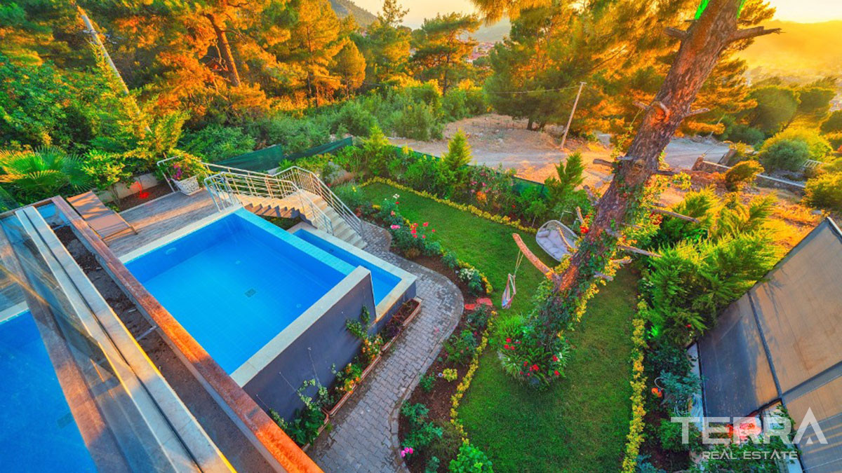 Furnished Luxury Villa with Large Garden and a Pool in Fethiye Ovacık - 59047