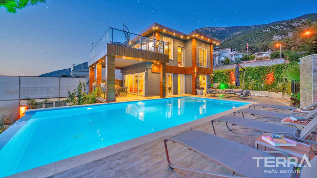 Furnished Luxury Villa with Large Garden and a Pool in Fethiye Ovacık - 59046