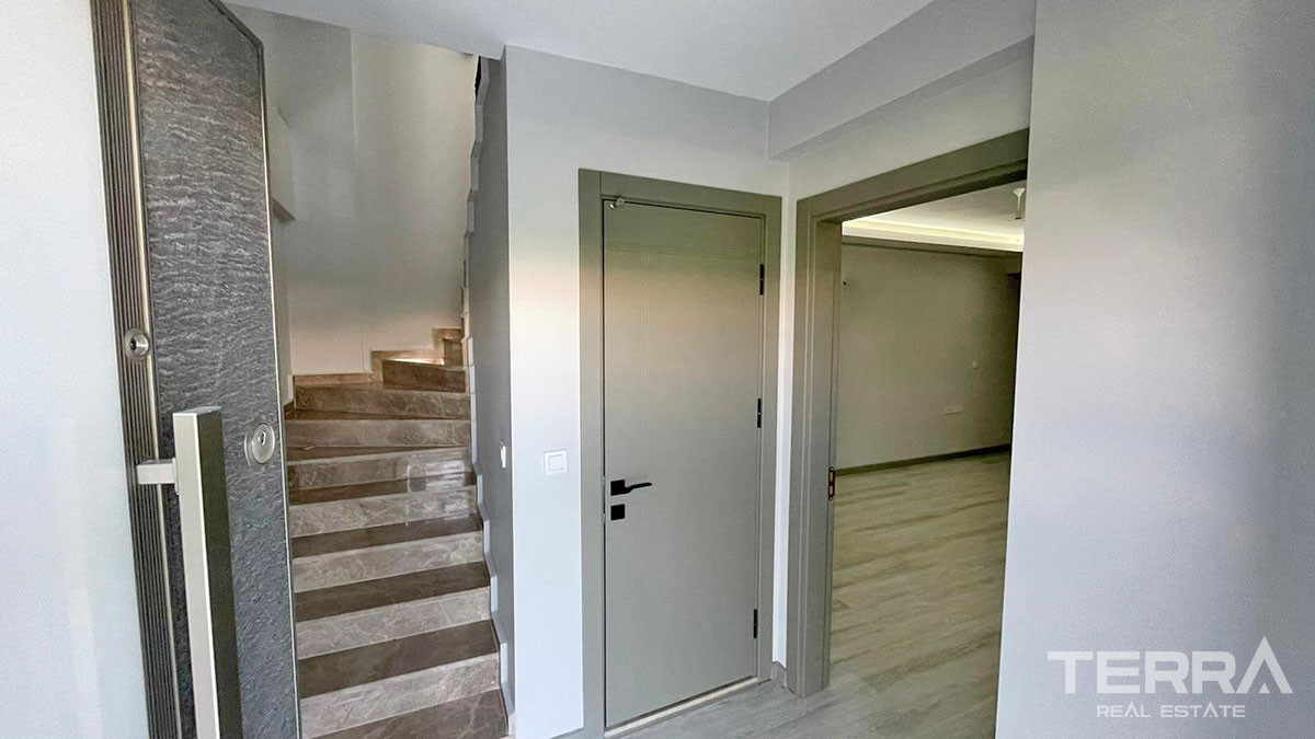 Semi Detached Luxury Villa Close to the Beach in Fethiye Çalış - 59068