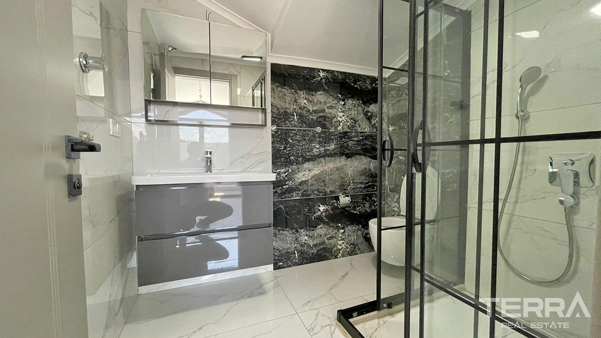 Semi Detached Luxury Villa Close to the Beach in Fethiye Çalış - 59074