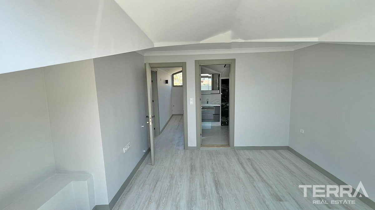 Semi Detached Luxury Villa Close to the Beach in Fethiye Çalış - 59077