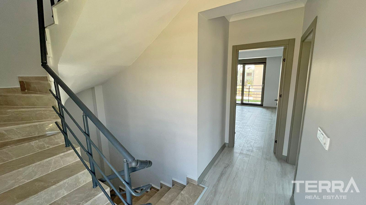 Semi Detached Luxury Villa Close to the Beach in Fethiye Çalış - 59084